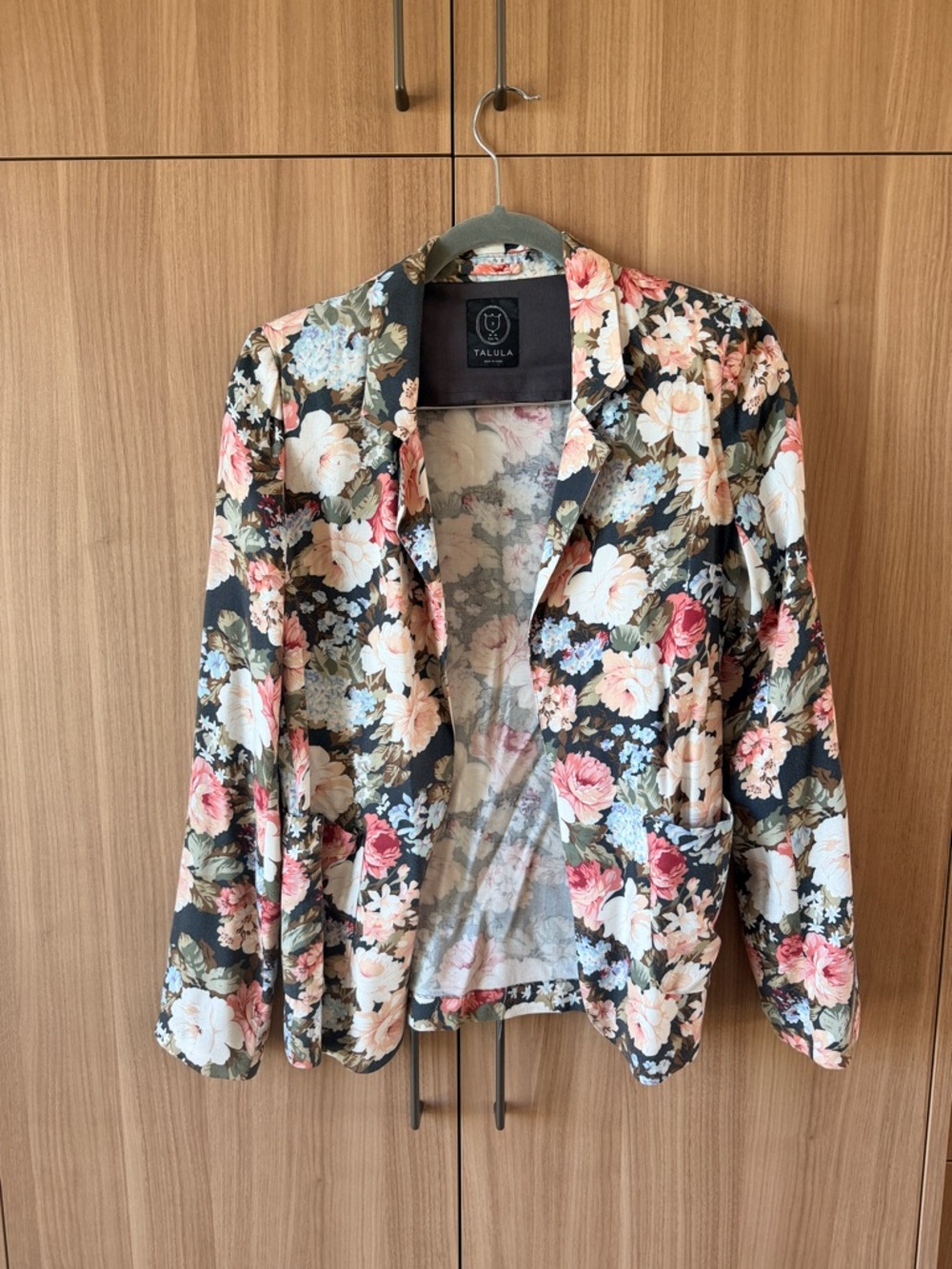 Aritzia Talula Floral Viscose Blazer size 2